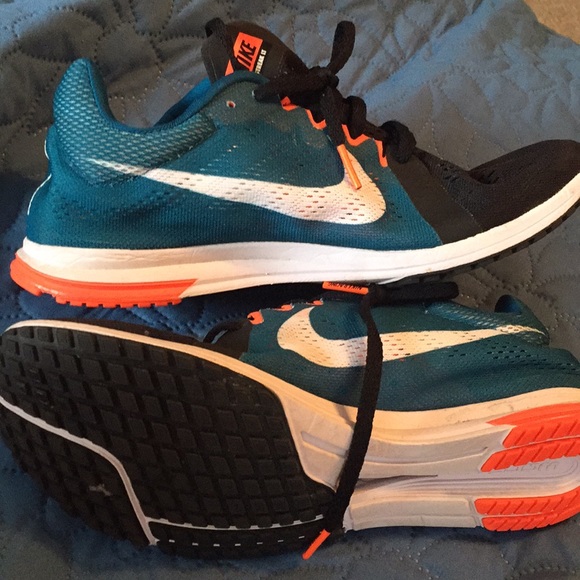 Nike running shoes - Picture 2 of 2